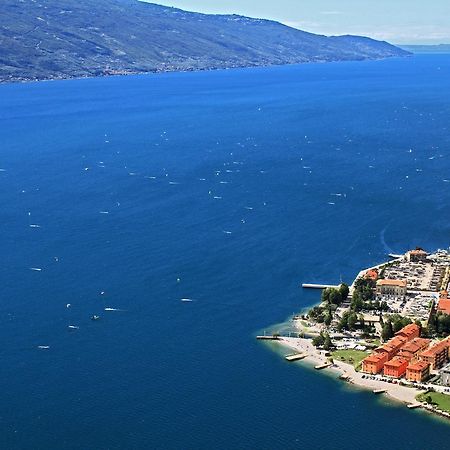 Campione Ora apartments by Gardadomusmea Campione del Garda Exterior foto